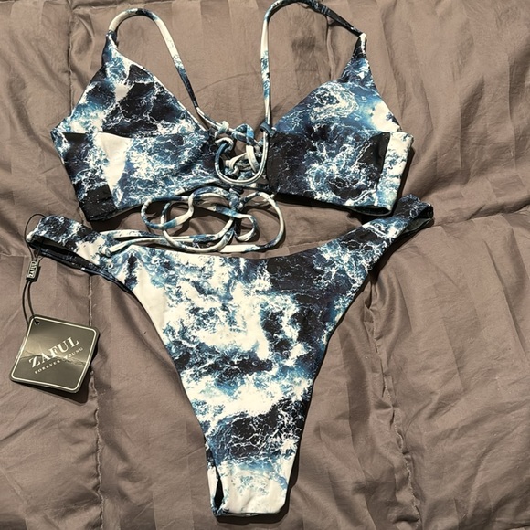 Forever Young Bikini - Picture 3 of 4